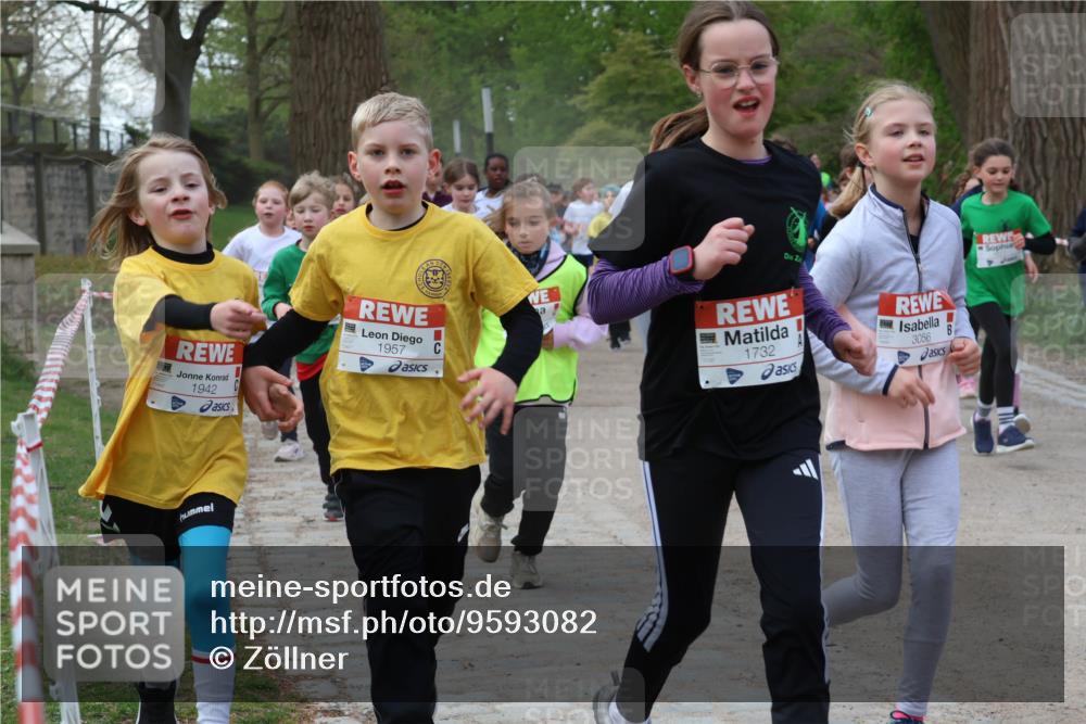 25.04.2026 - Das Zehntel Zöllner http://msf.ph/oto/9593082 25.04.2026 08:45:19 Laufen 1942, 1957, 1732, 3056 meine-sportfotos.de