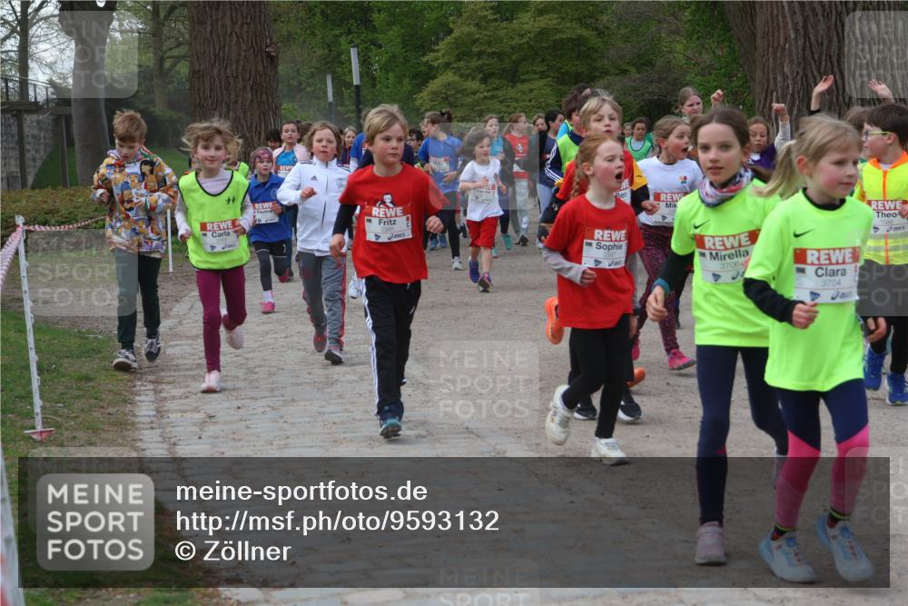 25.04.2026 - Das Zehntel Zöllner http://msf.ph/oto/9593132 25.04.2026 08:45:31 Laufen 3706, 3704 meine-sportfotos.de