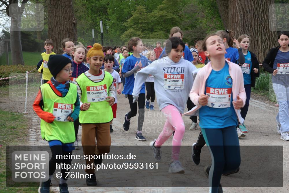25.04.2026 - Das Zehntel Zöllner http://msf.ph/oto/9593161 25.04.2026 08:45:37 Laufen 3143, 3157, 3700, 2950, 3399, 3396 meine-sportfotos.de