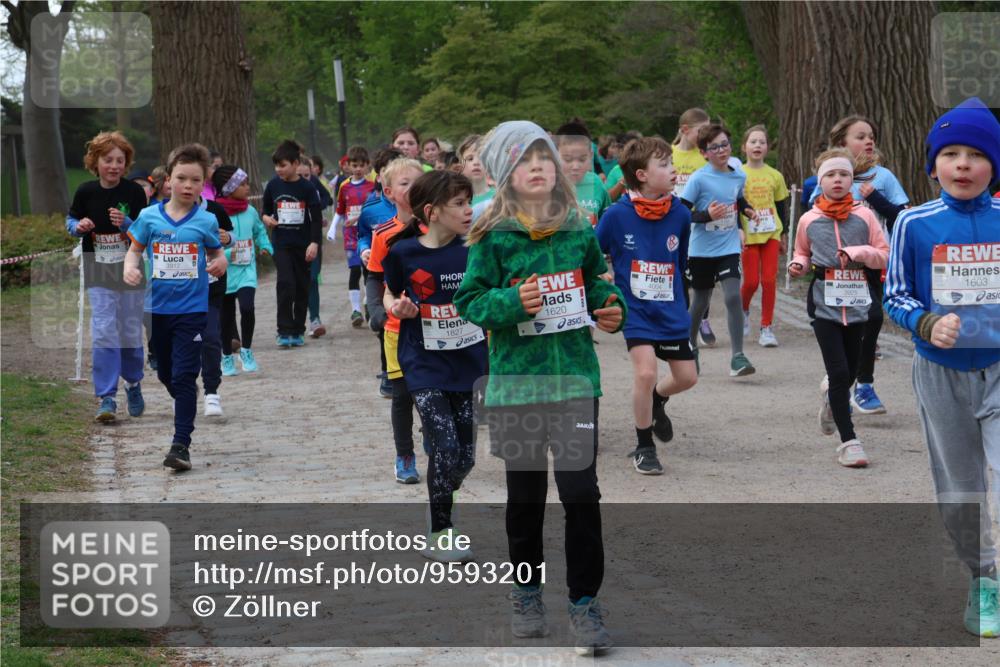 25.04.2026 - Das Zehntel Zöllner http://msf.ph/oto/9593201 25.04.2026 08:45:46 Laufen 3912, 44, 1827, 1620, 4004, 1603 meine-sportfotos.de