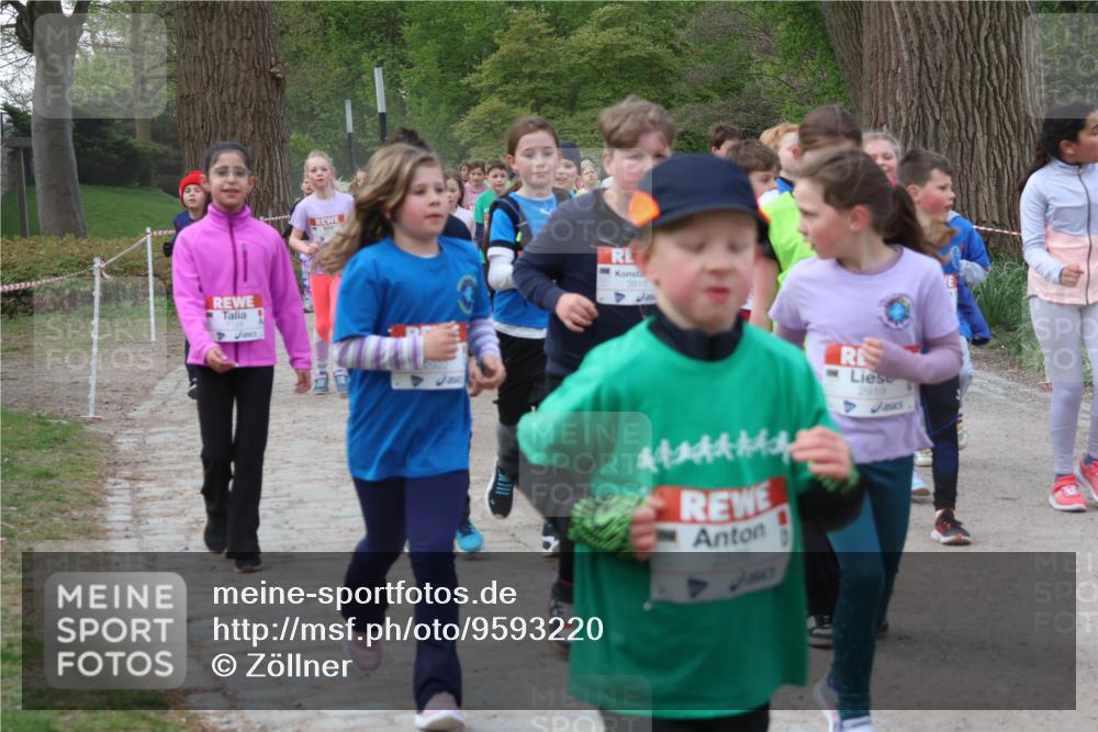 25.04.2026 - Das Zehntel Zöllner http://msf.ph/oto/9593220 25.04.2026 08:45:51 Laufen 2922, 3818, 4444, 2376, 2919 meine-sportfotos.de