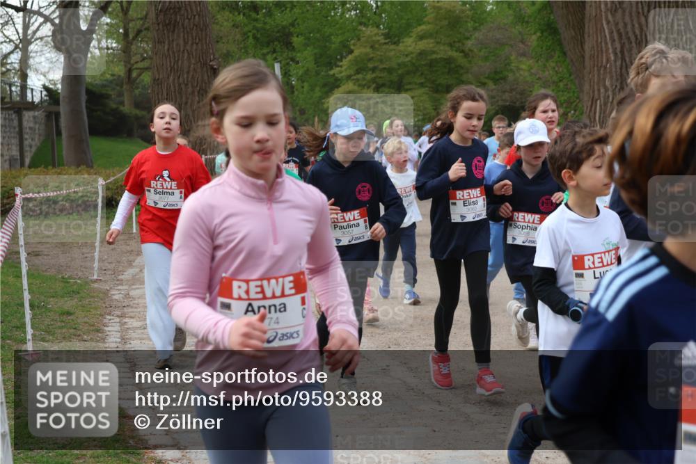 25.04.2026 - Das Zehntel Zöllner http://msf.ph/oto/9593388 25.04.2026 08:46:29 Laufen 2677, 74, 3057, 3063, 3058 meine-sportfotos.de