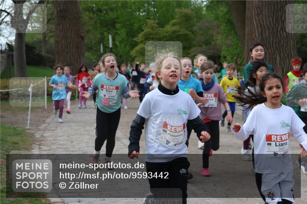 25.04.2026 - Das Zehntel Zöllner http://msf.ph/oto/9593442 25.04.2026 08:46:41 Laufen 3800, 3448, 3457 meine-sportfotos.de