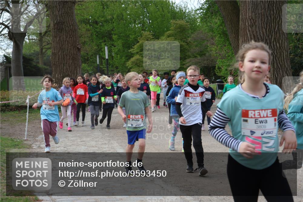 25.04.2026 - Das Zehntel Zöllner http://msf.ph/oto/9593450 25.04.2026 08:46:42 Laufen 1750, 1749, 3809 meine-sportfotos.de