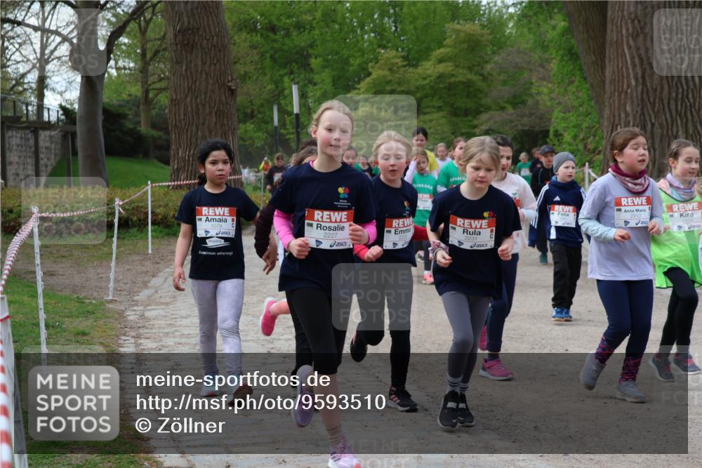 25.04.2026 - Das Zehntel Zöllner http://msf.ph/oto/9593510 25.04.2026 08:46:54 Laufen 1079, 7, 2227, 2231, 2913 meine-sportfotos.de
