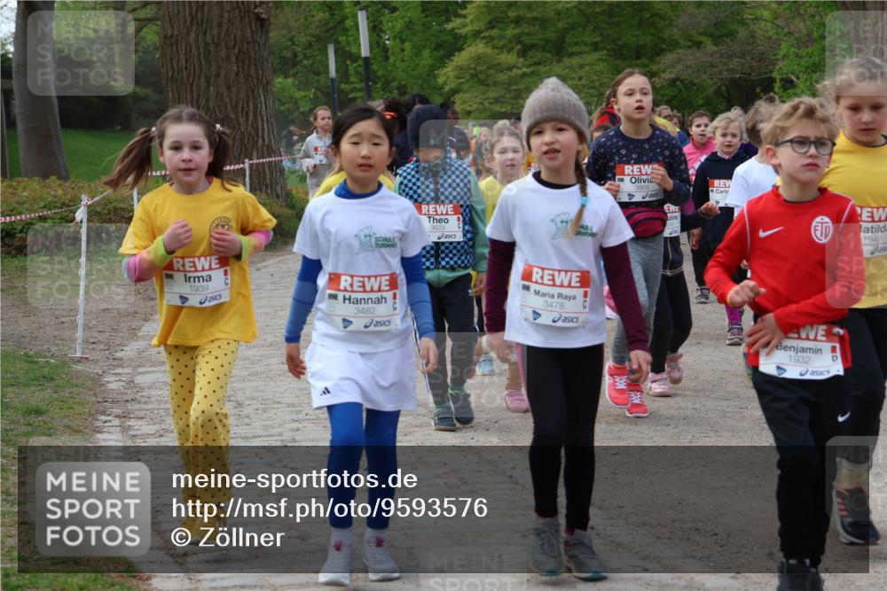 25.04.2026 - Das Zehntel Zöllner http://msf.ph/oto/9593576 25.04.2026 08:47:14 Laufen 3923, 1939, 3482, 3478, 1949, 1932 meine-sportfotos.de
