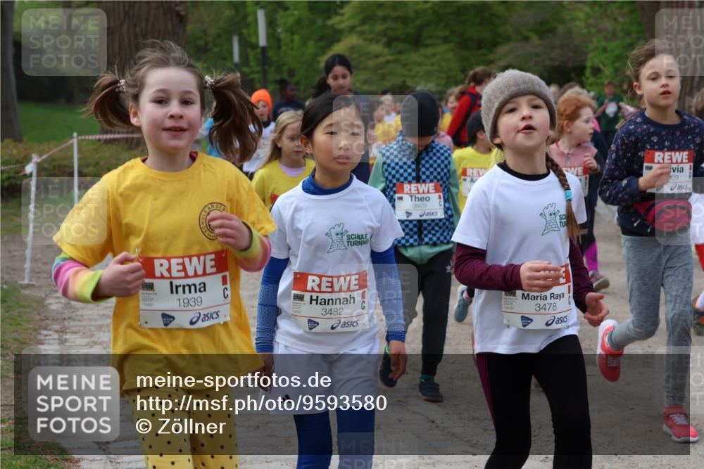 25.04.2026 - Das Zehntel Zöllner http://msf.ph/oto/9593580 25.04.2026 08:47:15 Laufen 1930, 1939, 3923, 3482, 3482, 3478, 09 meine-sportfotos.de