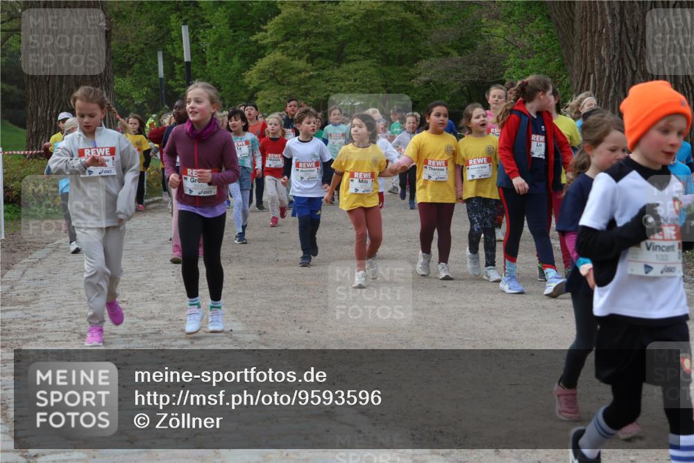 25.04.2026 - Das Zehntel Zöllner http://msf.ph/oto/9593596 25.04.2026 08:47:20 Laufen 5, 1977, 1000 meine-sportfotos.de