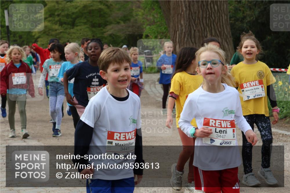 25.04.2026 - Das Zehntel Zöllner http://msf.ph/oto/9593613 25.04.2026 08:47:26 Laufen 3447, 3441, 1954 meine-sportfotos.de