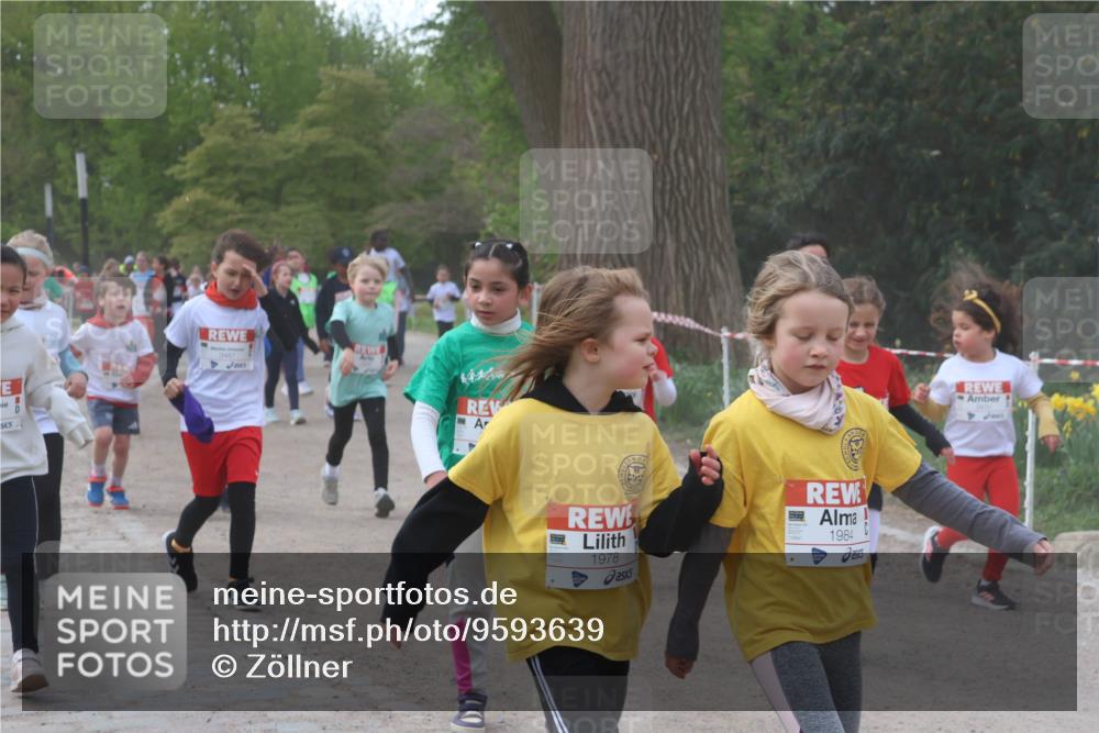 25.04.2026 - Das Zehntel Zöllner http://msf.ph/oto/9593639 25.04.2026 08:47:35 Laufen 3487, 1978, 1984 meine-sportfotos.de