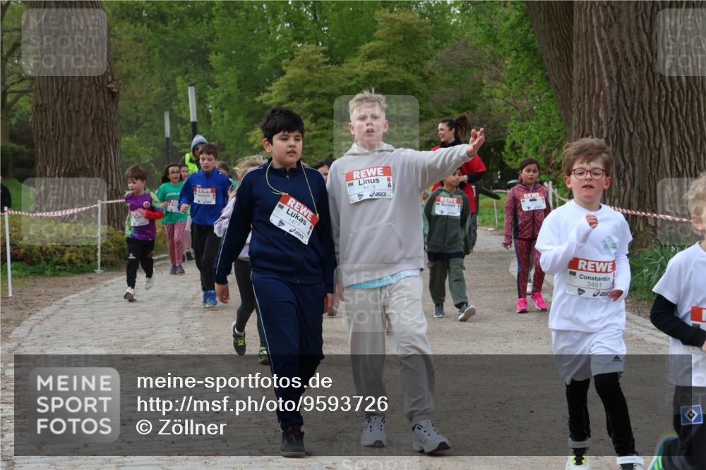 25.04.2026 - Das Zehntel Zöllner http://msf.ph/oto/9593726 25.04.2026 08:48:02 Laufen 1477, 1476, 3451 meine-sportfotos.de