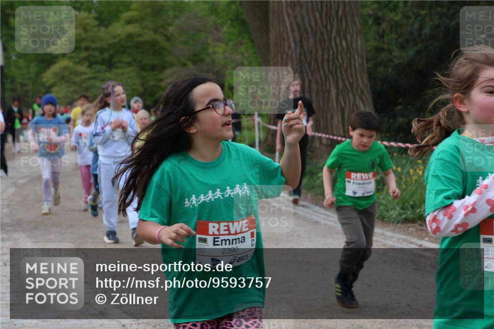 25.04.2026 - Das Zehntel Zöllner http://msf.ph/oto/9593757 25.04.2026 08:48:12 Laufen 44444444, 2390, 100 meine-sportfotos.de