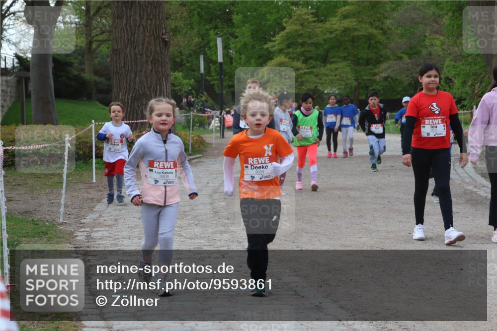 25.04.2026 - Das Zehntel Zöllner http://msf.ph/oto/9593861 25.04.2026 08:48:48 Laufen 3908, 3889 meine-sportfotos.de