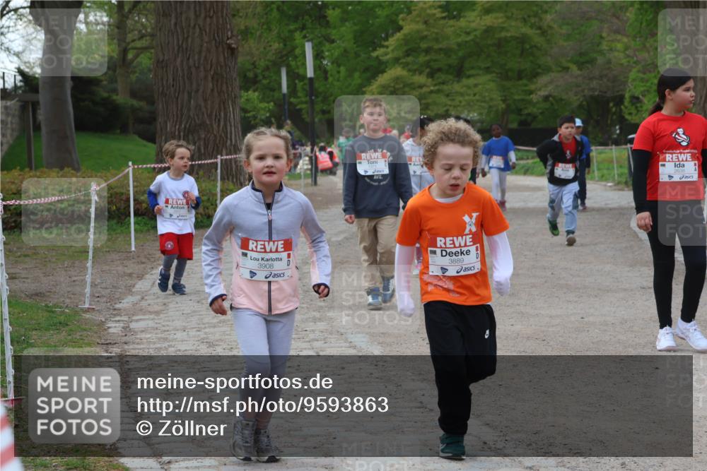 25.04.2026 - Das Zehntel Zöllner http://msf.ph/oto/9593863 25.04.2026 08:48:49 Laufen 3908, 3889, 2638 meine-sportfotos.de