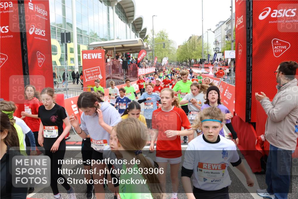 25.04.2026 - Das Zehntel Strokosch-Dieckow http://msf.ph/oto/9593906 25.04.2026 14:54:59 Ziel 15007, 15114, 15405, 15407, 15446, 15636, 15644, 15664, 15720, 15805, 15815, 16203, 16279, 16360, 16405, 16412, 16461, 16622, 16661, 16735, 16918, 16929, 17003, 17249, 17427, 17499, 17504, 17508, 17584, 17691, 17766, 17780, 17994, 17996, 18010, 18139, 18319, 15007, 15114, 15405, 15407, 15446, 15636, 15644, 15664, 15720, 15805, 15815, 16203, 16279, 16360, 16661, 16735, 17249, 17427, 17508, 17584, 18010, 18139 meine-sportfotos.de