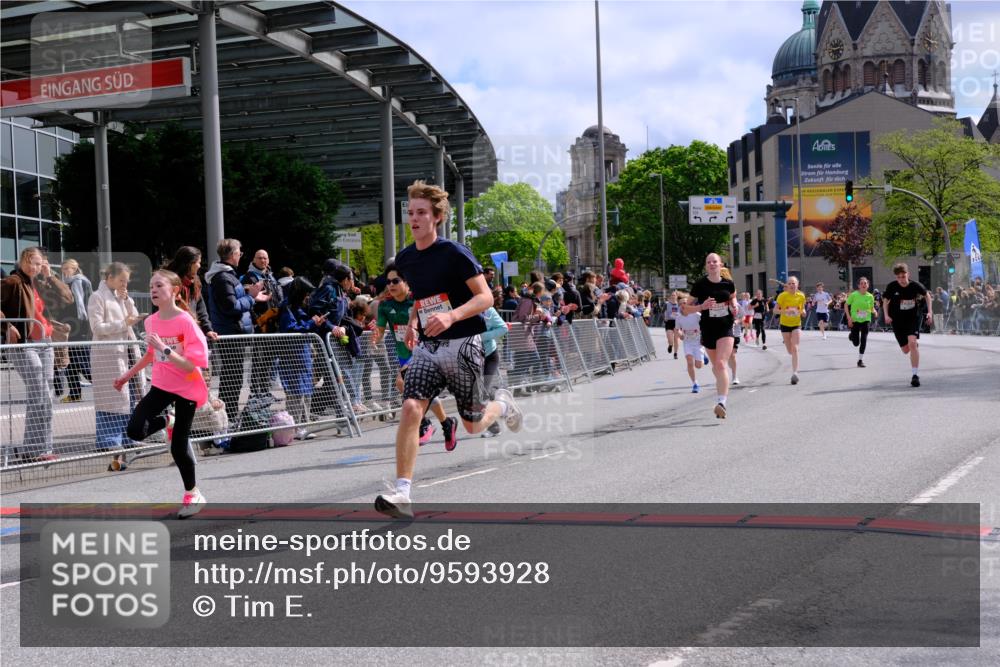 25.04.2026 - Das Zehntel Tim E. http://msf.ph/oto/9593928 25.04.2026 14:48:20 Ziel 15487, 15626, 16066, 16363, 16887, 17015, 17067, 17269, 17925, 18015, 18203, 18312, 18322, 18323, 18327 meine-sportfotos.de