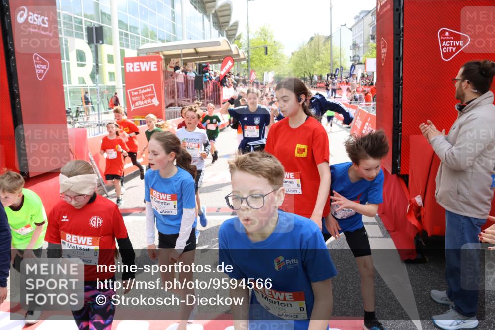 25.04.2026 - Das Zehntel Strokosch-Dieckow http://msf.ph/oto/9594566 25.04.2026 14:55:30 Ziel 15188, 15453, 15507, 15526, 15678, 15681, 15693, 15768, 15898, 15987, 16104, 16225, 16247, 16315, 16390, 16574, 16577, 16583, 16595, 16754, 16832, 16878, 17053, 17114, 17123, 17571, 17657, 17911, 17912, 17922, 17923, 18061, 15188, 15453, 15507, 15526, 15678, 15681, 15693, 15768, 15898, 15987, 16104, 16225, 16247, 16315, 16390, 16574, 16577, 16583, 16595, 16754, 16832, 16878, 17657, 18061 meine-sportfotos.de