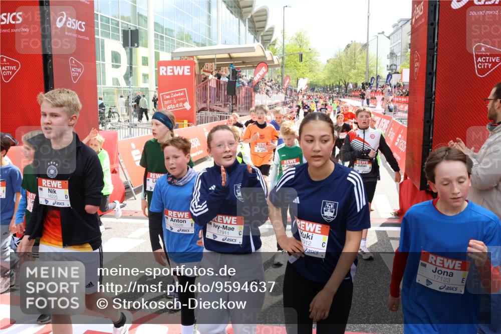 25.04.2026 - Das Zehntel Strokosch-Dieckow http://msf.ph/oto/9594637 25.04.2026 14:55:34 Ziel 15373, 15526, 15678, 15681, 15693, 15792, 15898, 15987, 16004, 16080, 16104, 16225, 16314, 16321, 16327, 16331, 16336, 16347, 16503, 16509, 16574, 16577, 16583, 16618, 16871, 16882, 17053, 17114, 17123, 17169, 17183, 17571, 17911, 17912, 17922, 17923, 18111, 18120, 18137, 18144, 18277, 15373, 15526, 15678, 15681, 15693, 15792, 15898, 15987, 16004, 16080, 16104, 16225, 16314, 16321, 16327, 16331, 16336, 16347, 16503, 16509, 16574, 16577, 16583, 16618, 16871 meine-sportfotos.de