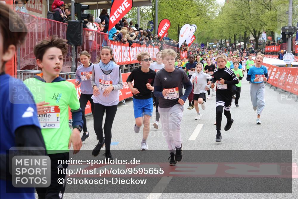 25.04.2026 - Das Zehntel Strokosch-Dieckow http://msf.ph/oto/9595655 25.04.2026 14:57:33 Ziel 15023, 15049, 15311, 15330, 15410, 15448, 15566, 15606, 15657, 15666, 15668, 15712, 15807, 16007, 16091, 16245, 16249, 16358, 16480, 16554, 16671, 16725, 16768, 16809, 16848, 16876, 16914, 17032, 17120, 17182, 17201, 17547, 17550, 17562, 17937, 18038, 18186, 18313, 15023, 15049, 15311, 15330, 15410, 15448, 15566, 15606, 15657, 15666, 15668, 15712, 15807, 16007, 16091, 16245, 16249, 16358, 16480, 16554, 16671, 16725, 16768, 16809, 16848, 16876, 16914, 17032 meine-sportfotos.de