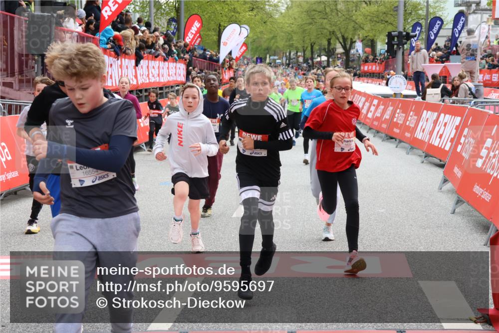 25.04.2026 - Das Zehntel Strokosch-Dieckow http://msf.ph/oto/9595697 25.04.2026 14:57:34 Ziel 15023, 15049, 15311, 15330, 15410, 15448, 15606, 15657, 15666, 15668, 15712, 15807, 16007, 16091, 16245, 16249, 16358, 16480, 16554, 16725, 16768, 16809, 16848, 16876, 17032, 17120, 17182, 17201, 17547, 17550, 17562, 17937, 18038, 18067, 18147, 18186, 18313, 15023, 15049, 15311, 15330, 15410, 15448, 15606, 15657, 15666, 15668, 15712, 15807, 16007, 16091, 16245, 16249, 16358, 16480, 16554, 16725, 16768, 16809, 16848, 16876, 17032 meine-sportfotos.de