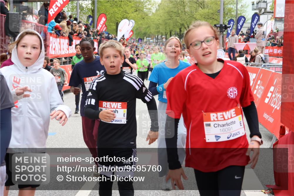 25.04.2026 - Das Zehntel Strokosch-Dieckow http://msf.ph/oto/9595760 25.04.2026 14:57:35 Ziel 15023, 15049, 15311, 15410, 15448, 15606, 15657, 15666, 15668, 15712, 15807, 16007, 16044, 16091, 16245, 16249, 16287, 16358, 16480, 16554, 16725, 16768, 16809, 16848, 16876, 17032, 17055, 17120, 17182, 17201, 17550, 17562, 17866, 17937, 18038, 18067, 18147, 18186, 18313, 15023, 15049, 15311, 15410, 15448, 15606, 15657, 15666, 15668, 15712, 15807, 16007, 16044, 16091, 16245, 16249, 16287, 16358, 16480, 16554, 16725, 16768, 16809, 16848, 16876, 17032, 17055 meine-sportfotos.de