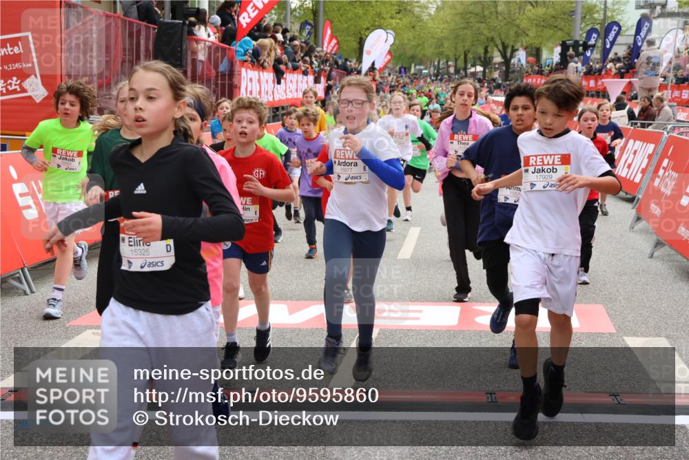 25.04.2026 - Das Zehntel Strokosch-Dieckow http://msf.ph/oto/9595860 25.04.2026 14:57:43 Ziel 15002, 15092, 15099, 15229, 15325, 15441, 15577, 15579, 15713, 15968, 16044, 16082, 16287, 16334, 16338, 16367, 16398, 16418, 16432, 16459, 16616, 16826, 16928, 16964, 17025, 17055, 17173, 17185, 17205, 17598, 17725, 17807, 17866, 17929, 18092, 18142, 18182, 15002, 15092, 15099, 15229, 15325, 15441, 15577, 15579, 15713, 15968, 16044, 16082, 16287, 16334, 16338, 16367, 16398, 16418, 16432, 16459, 16616, 16826, 16928, 17025, 17055, 17173, 17205 meine-sportfotos.de