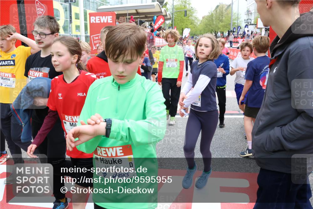 25.04.2026 - Das Zehntel Strokosch-Dieckow http://msf.ph/oto/9595955 25.04.2026 14:57:50 Ziel 15002, 15040, 15092, 15099, 15133, 15156, 15162, 15273, 15313, 15369, 15441, 15581, 15585, 15829, 15953, 16280, 16334, 16382, 16398, 16427, 16459, 16660, 16698, 16904, 16964, 17030, 17179, 17185, 17198, 17233, 17317, 17376, 17408, 17498, 17934, 18048, 18055, 18092, 18142, 18182, 18316, 15002, 15040, 15092, 15099, 15133, 15156, 15162, 15273, 15313, 15369, 15441, 15581, 15585, 15829, 15953, 16280, 16334, 16382, 16398, 16427, 16459, 16660, 16698 meine-sportfotos.de