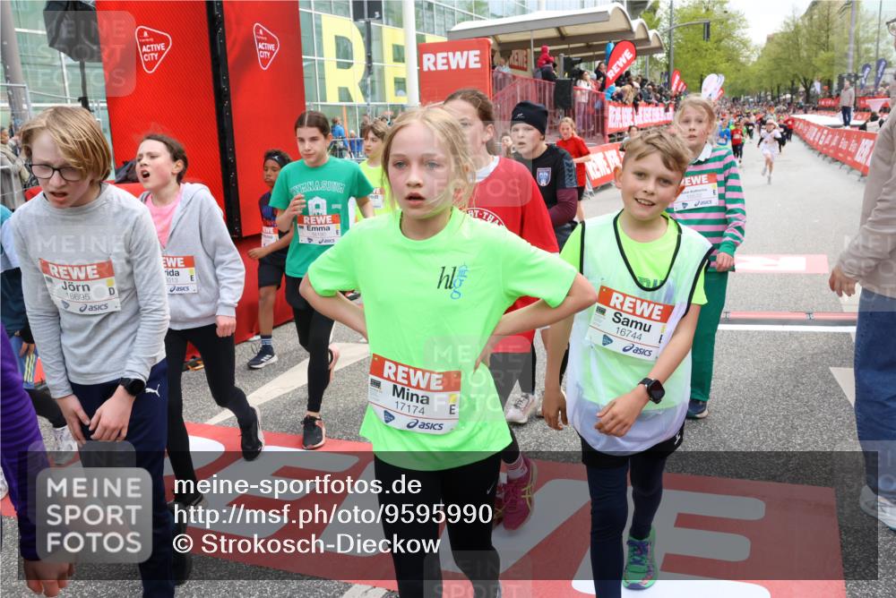 25.04.2026 - Das Zehntel Strokosch-Dieckow http://msf.ph/oto/9595990 25.04.2026 14:57:59 Ziel 15122, 15155, 15391, 15412, 15532, 15695, 15946, 16013, 16190, 16455, 16488, 16490, 16620, 16659, 16695, 16744, 17174, 17203, 17510, 17531, 17656, 17884, 17974, 18053, 18289, 15122, 15155, 15391, 15412, 15532, 15695, 15946, 16013, 16190, 16455, 16488, 16490, 16620, 16659, 16695, 16744, 17174, 17203, 17510, 17531, 17656, 17884, 17974, 18053, 18289 meine-sportfotos.de