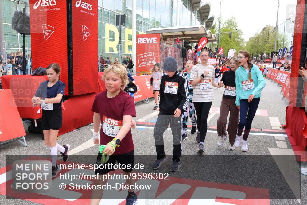 25.04.2026 - Das Zehntel Strokosch-Dieckow http://msf.ph/oto/9596302 25.04.2026 14:58:14 Ziel 15157, 15166, 15878, 15933, 15958, 15961, 15966, 16195, 16264, 16308, 16442, 16496, 16552, 16656, 16751, 16814, 16958, 17024, 17036, 17524, 17534, 17717, 17865, 18091, 18106, 18140, 18251, 15157, 15166, 15878, 15933, 15958, 15961, 15966, 16195, 16264, 16308, 16442, 16496, 16552, 16656, 16751, 16958, 17036, 17524, 17534, 18106, 18251 meine-sportfotos.de