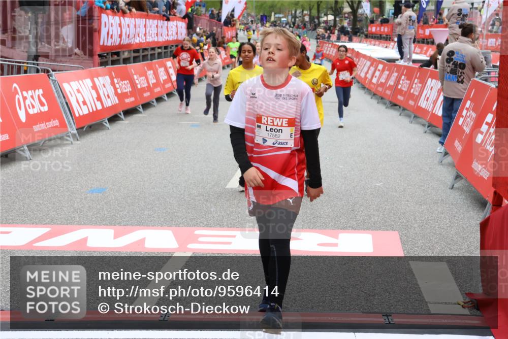 25.04.2026 - Das Zehntel Strokosch-Dieckow http://msf.ph/oto/9596414 25.04.2026 15:03:42 Ziel 15500, 15774, 16202, 16532, 17438, 17445, 17582, 17612, 17668, 18075, 18121, 15500, 15774, 16202, 16532, 17438, 17445, 17582, 17612, 17668, 18075, 18121 meine-sportfotos.de