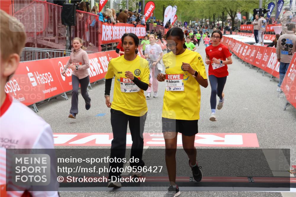 25.04.2026 - Das Zehntel Strokosch-Dieckow http://msf.ph/oto/9596427 25.04.2026 15:03:44 Ziel 15489, 15500, 16083, 16532, 17438, 17445, 17582, 17612, 17668, 18071, 18121, 15489, 15500, 16083, 16532, 17438, 17445, 17582, 17612, 17668, 18071, 18121 meine-sportfotos.de