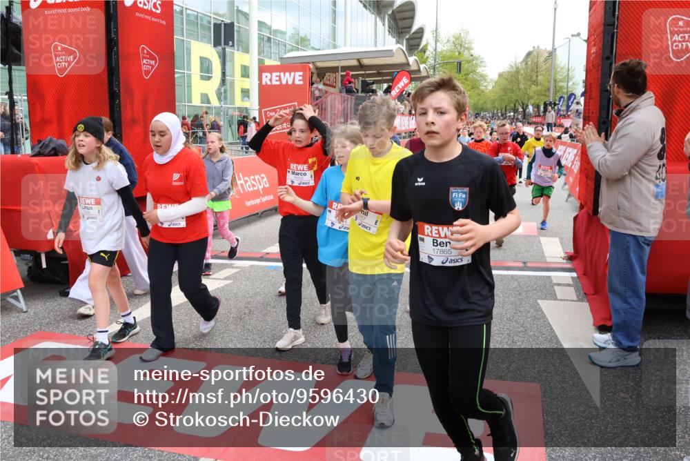 25.04.2026 - Das Zehntel Strokosch-Dieckow http://msf.ph/oto/9596430 25.04.2026 14:58:18 Ziel 15157, 15187, 15543, 15617, 15723, 15828, 15840, 15933, 15958, 15961, 15966, 16002, 16023, 16129, 16195, 16264, 16404, 16471, 16474, 16482, 16496, 16552, 16656, 16751, 16757, 16814, 16879, 17024, 17036, 17037, 17708, 17709, 17717, 17865, 18044, 18091, 18098, 18140, 18346, 15157, 15187, 15543, 15617, 15723, 15828, 15840, 15933, 15958, 15961, 15966, 16002, 16023, 16129, 16195, 16264, 16404, 16471, 16474, 16482, 16496, 16552, 16656, 16751, 17036 meine-sportfotos.de