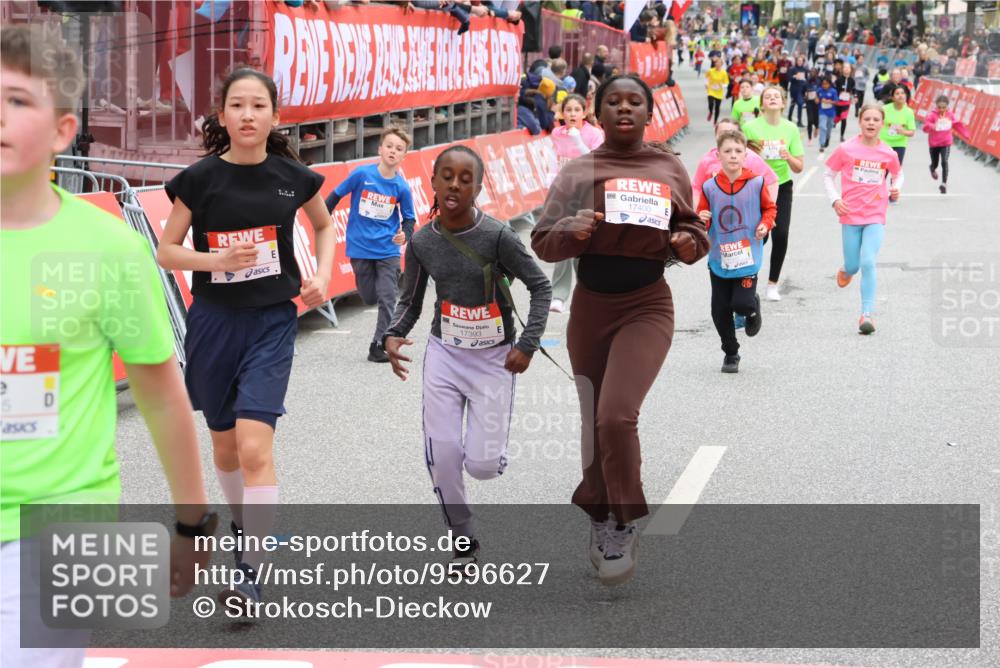 25.04.2026 - Das Zehntel Strokosch-Dieckow http://msf.ph/oto/9596627 25.04.2026 15:03:51 Ziel 15141, 15489, 15492, 16083, 16330, 16389, 16415, 16444, 17393, 17400, 18071, 15141, 15489, 15492, 16083, 16330, 16389, 16415, 16444, 17393, 17400, 18071 meine-sportfotos.de