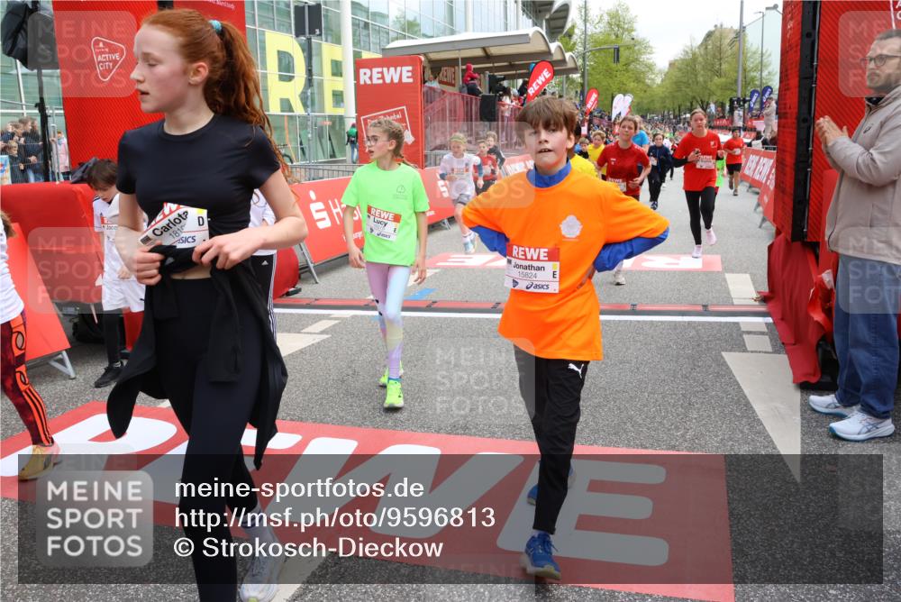 25.04.2026 - Das Zehntel Strokosch-Dieckow http://msf.ph/oto/9596813 25.04.2026 14:58:34 Ziel 15032, 15179, 15314, 15389, 15398, 15433, 15639, 15651, 15683, 15684, 15706, 15752, 15824, 15917, 15944, 16079, 16178, 16272, 16278, 16561, 16562, 16563, 16629, 16911, 16913, 17252, 17446, 17506, 17613, 17722, 17989, 18107, 15032, 15179, 15314, 15389, 15398, 15433, 15639, 15651, 15683, 15684, 15706, 15752, 15824, 15917, 15944, 16079, 16178, 16272, 16278, 16561, 16562, 16563, 16629, 16911, 16913, 17252, 17446, 17506, 17613, 17722, 17989 meine-sportfotos.de