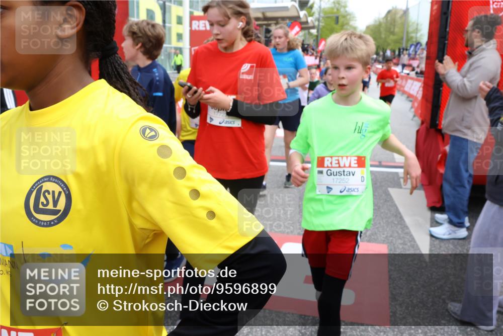 25.04.2026 - Das Zehntel Strokosch-Dieckow http://msf.ph/oto/9596899 25.04.2026 14:58:38 Ziel 15032, 15179, 15314, 15389, 15398, 15433, 15451, 15511, 15541, 15752, 15824, 15917, 15944, 16072, 16178, 16278, 16483, 16502, 16563, 16610, 16859, 17252, 17342, 17446, 17489, 17506, 17613, 17693, 17722, 17827, 17828, 17998, 18107, 18347, 15032, 15179, 15314, 15389, 15398, 15433, 15451, 15511, 15541, 15752, 15824, 15917, 15944, 16072, 16178, 16278, 16483, 16502, 16563, 16610, 16859, 17252, 17342, 17446, 17489, 17506, 17613, 17693, 17722, 17827, 17828, 18347 meine-sportfotos.de