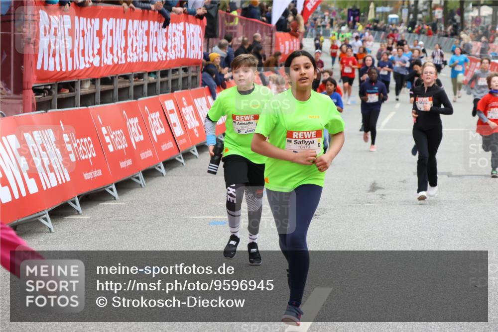 25.04.2026 - Das Zehntel Strokosch-Dieckow http://msf.ph/oto/9596945 25.04.2026 15:04:01 Ziel 15357, 16167, 16410, 16419, 16935, 16936, 16941, 17407, 15357, 16167, 16410, 16419, 16935, 16936, 16941, 17407 meine-sportfotos.de