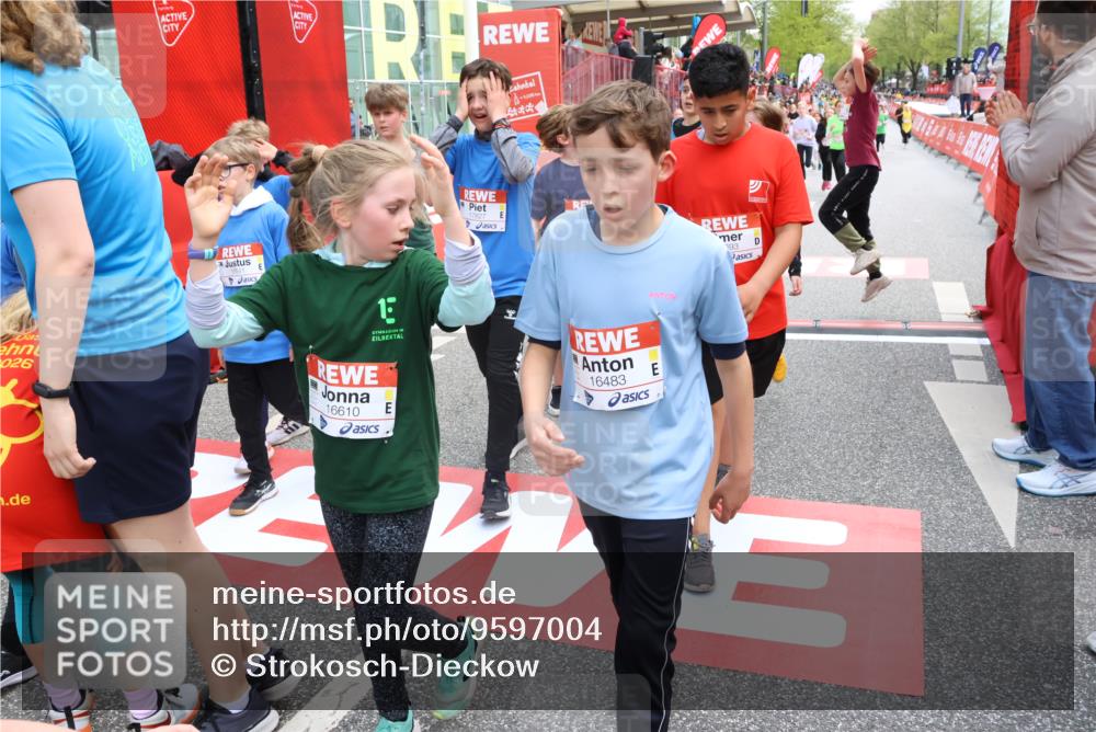 25.04.2026 - Das Zehntel Strokosch-Dieckow http://msf.ph/oto/9597004 25.04.2026 14:58:42 Ziel 15179, 15202, 15451, 15511, 15541, 15612, 15752, 15917, 15944, 16033, 16072, 16135, 16138, 16189, 16483, 16502, 16557, 16563, 16566, 16610, 16859, 17227, 17252, 17342, 17409, 17489, 17693, 17827, 17828, 17998, 18347, 15179, 15202, 15451, 15511, 15541, 15612, 15752, 15917, 15944, 16033, 16072, 16135, 16138, 16189, 16483, 16502, 16557, 16563, 16566, 16610, 16859, 17227, 17252, 17342, 17409, 17489, 17693, 17827, 17828, 18347 meine-sportfotos.de