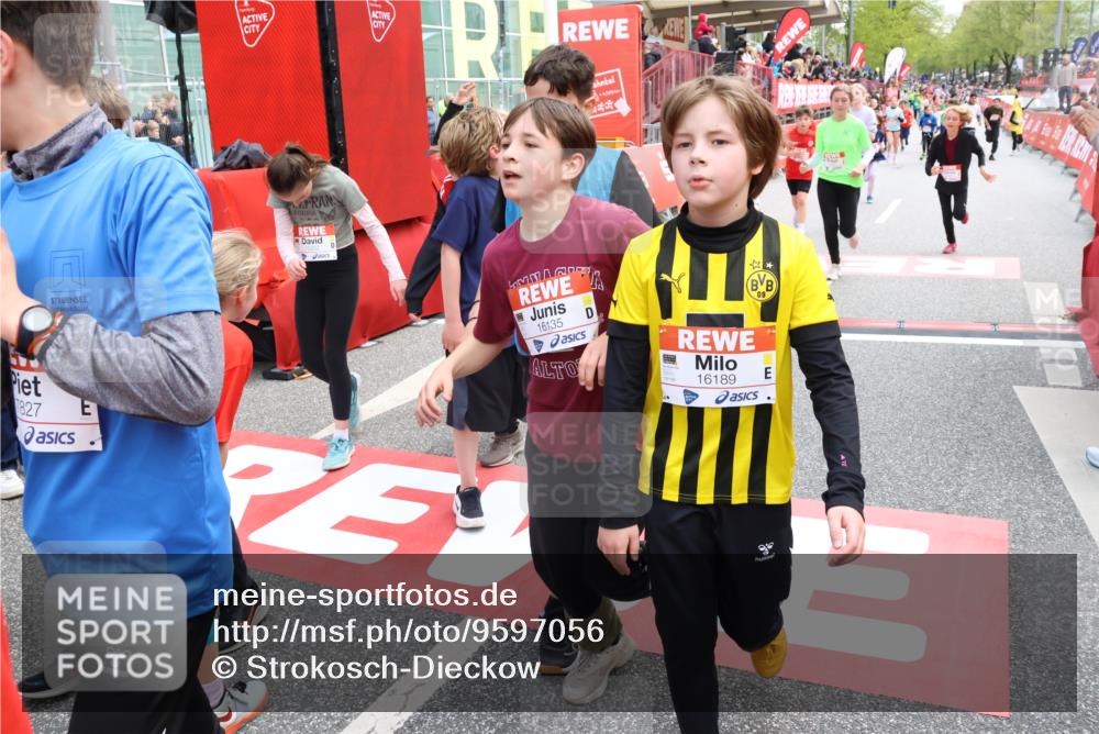 25.04.2026 - Das Zehntel Strokosch-Dieckow http://msf.ph/oto/9597056 25.04.2026 14:58:44 Ziel 15202, 15451, 15511, 15541, 15586, 15612, 15749, 15831, 15839, 16033, 16072, 16135, 16138, 16145, 16189, 16483, 16557, 16566, 16610, 17227, 17409, 17693, 17827, 17828, 18347, 15202, 15451, 15511, 15541, 15586, 15612, 15749, 15831, 15839, 16033, 16072, 16135, 16138, 16145, 16189, 16483, 16557, 16566, 16610, 17227, 17409, 17693, 17827, 17828, 18347 meine-sportfotos.de
