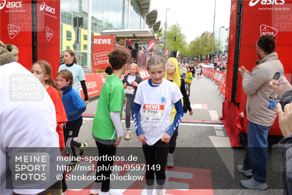 25.04.2026 - Das Zehntel Strokosch-Dieckow http://msf.ph/oto/9597149 25.04.2026 14:58:52 Ziel 15177, 15430, 15431, 15586, 16109, 16166, 16206, 16348, 16540, 16551, 17119, 17160, 17308, 17696, 17710, 17751, 17761, 17800, 17809, 17837, 18163, 15177, 15430, 15431, 15586, 16109, 16166, 16206, 16348, 16540, 16551, 17119, 17160, 17308, 17696, 17710, 17751, 17761, 17800, 17809, 17837, 18163 meine-sportfotos.de
