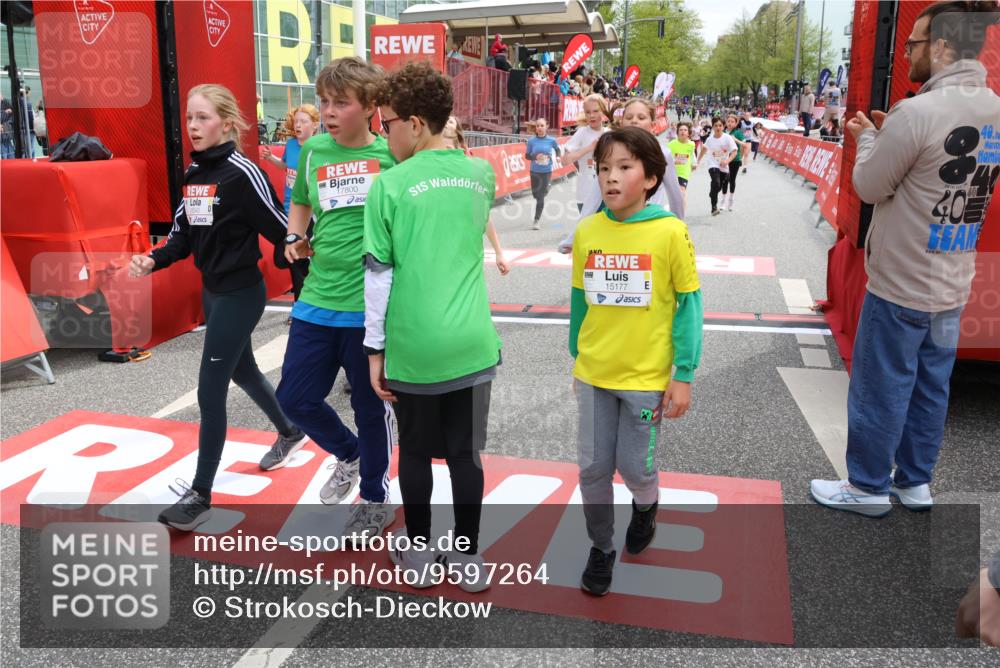 25.04.2026 - Das Zehntel Strokosch-Dieckow http://msf.ph/oto/9597264 25.04.2026 14:58:56 Ziel 15177, 15430, 15764, 16109, 16166, 16348, 16533, 16537, 16540, 16654, 16822, 16938, 17160, 17189, 17308, 17539, 17623, 17696, 17710, 17800, 17837, 17853, 17972, 15177, 15430, 15764, 16109, 16166, 16348, 16533, 16537, 16540, 16654, 16822, 16938, 17160, 17189, 17308, 17539, 17623, 17696, 17710, 17800, 17837, 17853, 17972 meine-sportfotos.de