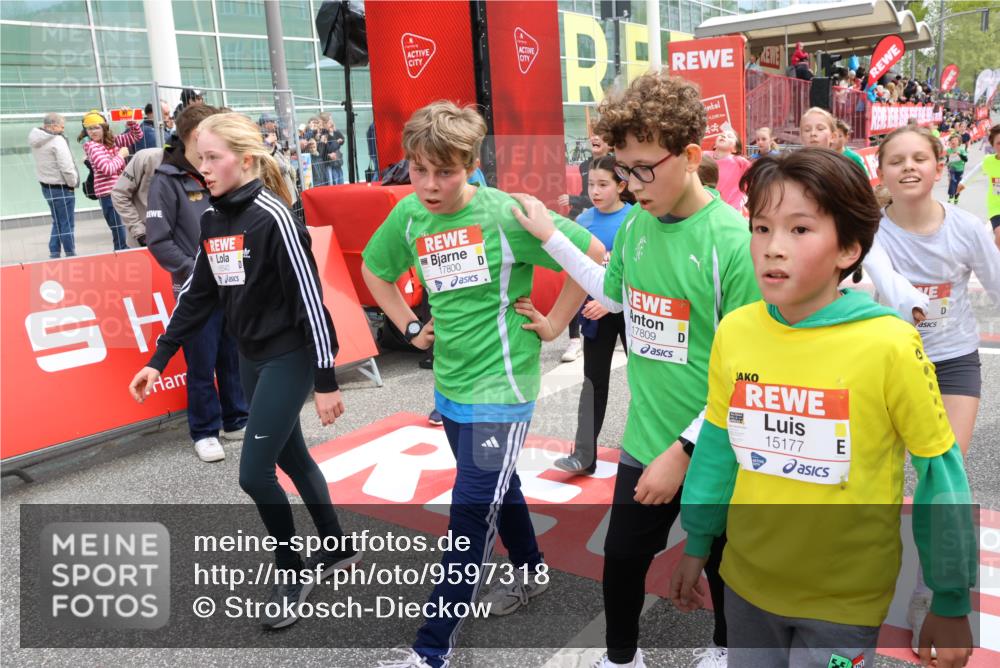 25.04.2026 - Das Zehntel Strokosch-Dieckow http://msf.ph/oto/9597318 25.04.2026 14:58:57 Ziel 15177, 15430, 15764, 16109, 16348, 16533, 16537, 16540, 16654, 16822, 16938, 17189, 17308, 17539, 17623, 17800, 17837, 17853, 17972, 15177, 15430, 15764, 16109, 16348, 16533, 16537, 16540, 16654, 16822, 16938, 17189, 17308, 17539, 17623, 17800, 17837, 17853, 17972 meine-sportfotos.de