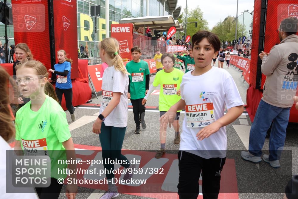 25.04.2026 - Das Zehntel Strokosch-Dieckow http://msf.ph/oto/9597392 25.04.2026 14:58:58 Ziel 15172, 15177, 15764, 16348, 16533, 16537, 16540, 16654, 16822, 16888, 16938, 17189, 17539, 17623, 17800, 17837, 17853, 17972, 18119, 15172, 15177, 15764, 16348, 16533, 16537, 16540, 16654, 16822, 16888, 16938, 17189, 17539, 17623, 17800, 17837, 17853, 17972, 18119 meine-sportfotos.de
