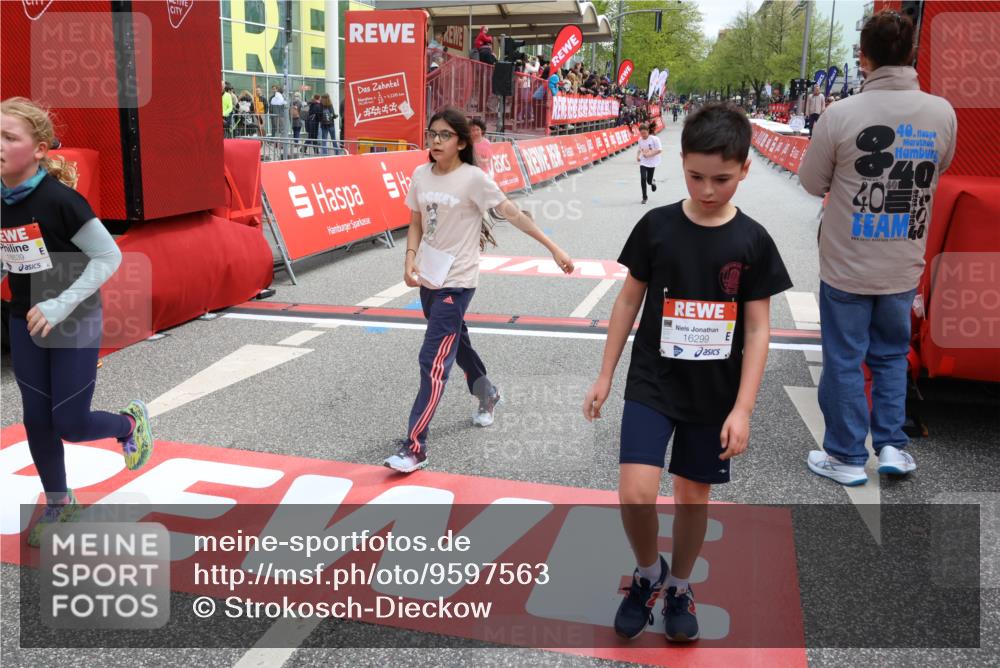 25.04.2026 - Das Zehntel Strokosch-Dieckow http://msf.ph/oto/9597563 25.04.2026 14:59:05 Ziel 15172, 15192, 15205, 15262, 15883, 15893, 16299, 16534, 16639, 16800, 16888, 17314, 17523, 17546, 17617, 17764, 17765, 18119, 15172, 15192, 15205, 15262, 15883, 15893, 16299, 16534, 16639, 16800, 16888, 17314, 17523, 17546, 17617, 17764, 17765, 18119 meine-sportfotos.de