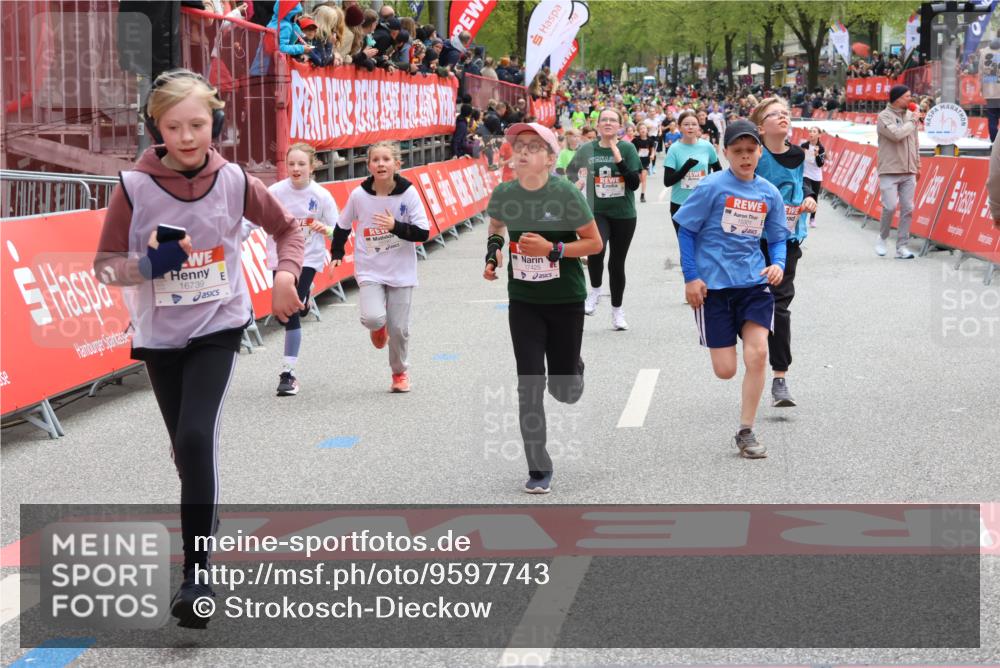 25.04.2026 - Das Zehntel Strokosch-Dieckow http://msf.ph/oto/9597743 25.04.2026 15:00:36 Ziel 15057, 15253, 15301, 15390, 15436, 16094, 16157, 16192, 16619, 16739, 17187, 17204, 17235, 17325, 17394, 17410, 17425, 18047, 18154, 15057, 15253, 15301, 15390, 15436, 16094, 16157, 16192, 16619, 16739, 17187, 17204, 17235, 17325, 17394, 17410, 17425, 18047, 18154 meine-sportfotos.de