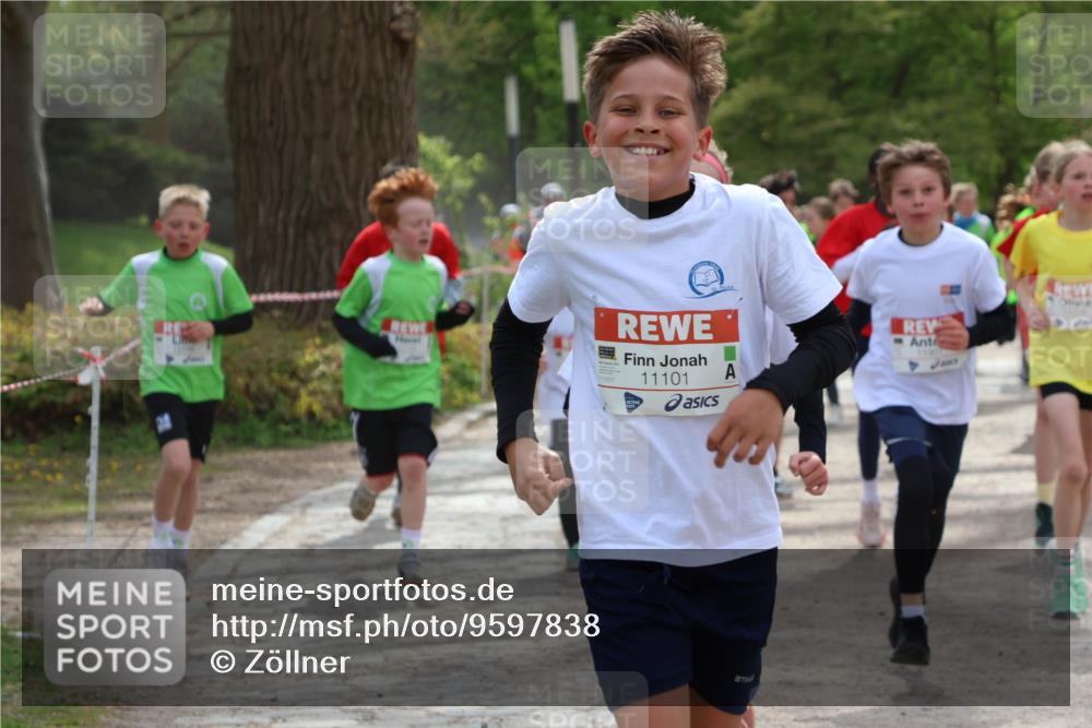 25.04.2026 - Das Zehntel Zöllner http://msf.ph/oto/9597838 25.04.2026 12:39:43 Laufen 11101 meine-sportfotos.de