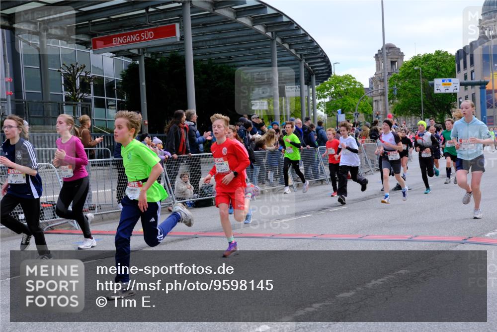 25.04.2026 - Das Zehntel Tim E. http://msf.ph/oto/9598145 25.04.2026 14:51:54 Ziel 15119, 15123, 15259, 15268, 15319, 15643, 15697, 15777, 15790, 15793, 16239, 16436, 16663, 16733, 16951, 17042, 17043, 17065, 17071, 17094, 17245, 17678, 17758, 17811, 17905, 17914, 17920, 18006, 18014, 18027, 18073, 18146, 18236 meine-sportfotos.de