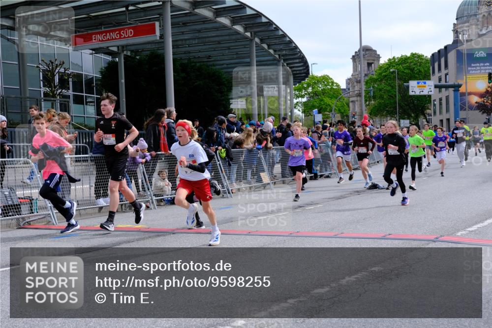 25.04.2026 - Das Zehntel Tim E. http://msf.ph/oto/9598255 25.04.2026 14:52:00 Ziel 15059, 15064, 15259, 15265, 15267, 15268, 15319, 15334, 15366, 15542, 15643, 15697, 15777, 15790, 15793, 16239, 16426, 16436, 16589, 16663, 16831, 16951, 17064, 17065, 17071, 17094, 17100, 17101, 17104, 17229, 17245, 17257, 17758, 17811, 17905, 17920, 18006, 18014, 18027, 18130, 18146, 18184 meine-sportfotos.de