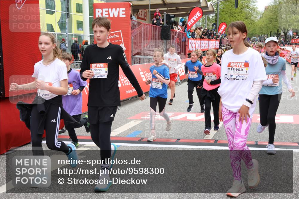 25.04.2026 - Das Zehntel Strokosch-Dieckow http://msf.ph/oto/9598300 25.04.2026 15:00:51 Ziel 15010, 15248, 15434, 15652, 15938, 16253, 16310, 16329, 16650, 16680, 16685, 16696, 16933, 17180, 17368, 17370, 17820, 17831, 18145, 15010, 15248, 15434, 15652, 15938, 16253, 16310, 16329, 16650, 16680, 16685, 16696, 16933, 17180, 17368, 17370, 17820, 17831, 18145 meine-sportfotos.de