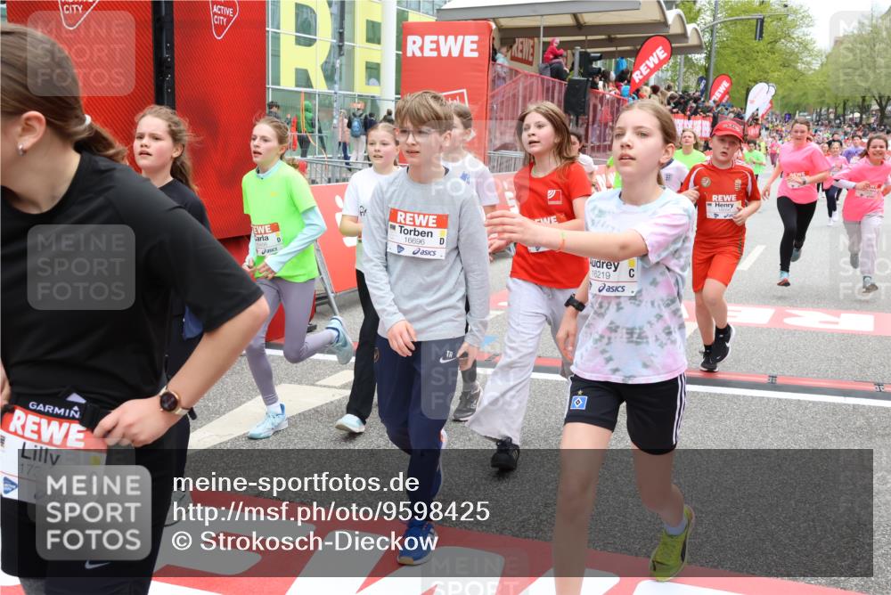 25.04.2026 - Das Zehntel Strokosch-Dieckow http://msf.ph/oto/9598425 25.04.2026 15:00:56 Ziel 15010, 15248, 15469, 15472, 15652, 16011, 16219, 16323, 16328, 16408, 16425, 16456, 16460, 16680, 16685, 16696, 16956, 16966, 17368, 17370, 17700, 17820, 17831, 18040, 18056, 15010, 15248, 15469, 15472, 15652, 16011, 16219, 16323, 16328, 16408, 16425, 16456, 16460, 16680, 16685, 16696, 16956, 16966, 17368, 17370, 17700, 17820, 17831, 18040, 18056 meine-sportfotos.de