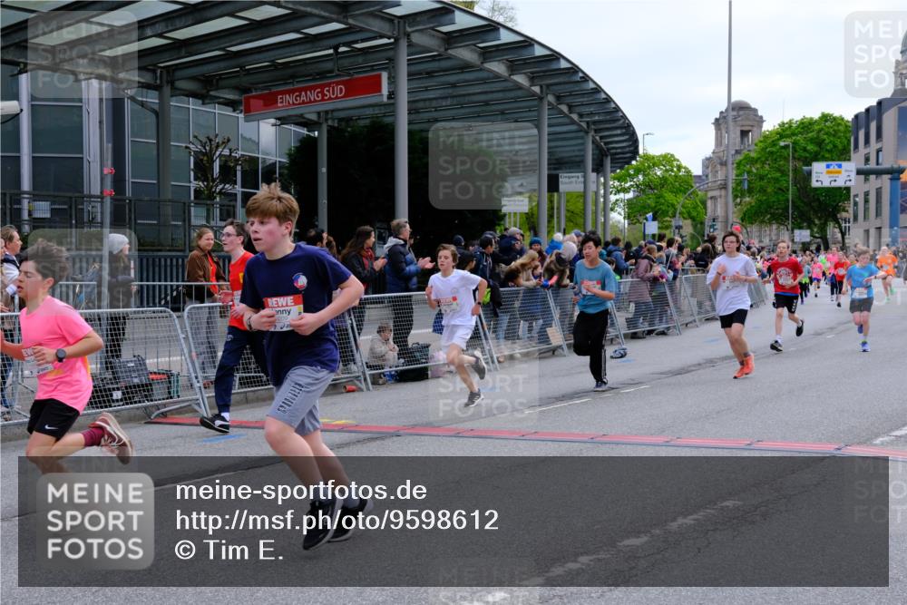25.04.2026 - Das Zehntel Tim E. http://msf.ph/oto/9598612 25.04.2026 14:52:27 Ziel 15136, 15173, 15340, 15420, 15641, 15677, 15832, 15888, 15894, 16051, 16075, 16113, 16128, 16146, 16510, 16529, 16553, 16556, 16567, 16584, 16592, 16681, 16684, 16687, 16701, 16716, 16762, 16851, 16855, 16957, 17157, 17414, 17437, 17500, 17643, 17707, 17754, 17813, 17855, 17881, 17917, 17927, 17997, 18031, 18117, 18151, 18194, 18209, 18235 meine-sportfotos.de